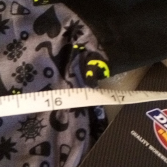 DICKIES HALLOWEEN GLOWING BAT SCRUB TOP SIZE X-SMALL - Picture 7 of 9